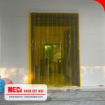 Rèm Nhựa PVC Vàng Trong – Giải Pháp Ngăn Côn Trùng Hiệu Quả
