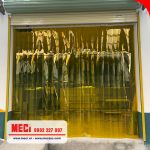 Rèm Nhựa PVC Vàng Trong – Giải Pháp Ngăn Côn Trùng Hiệu Quả