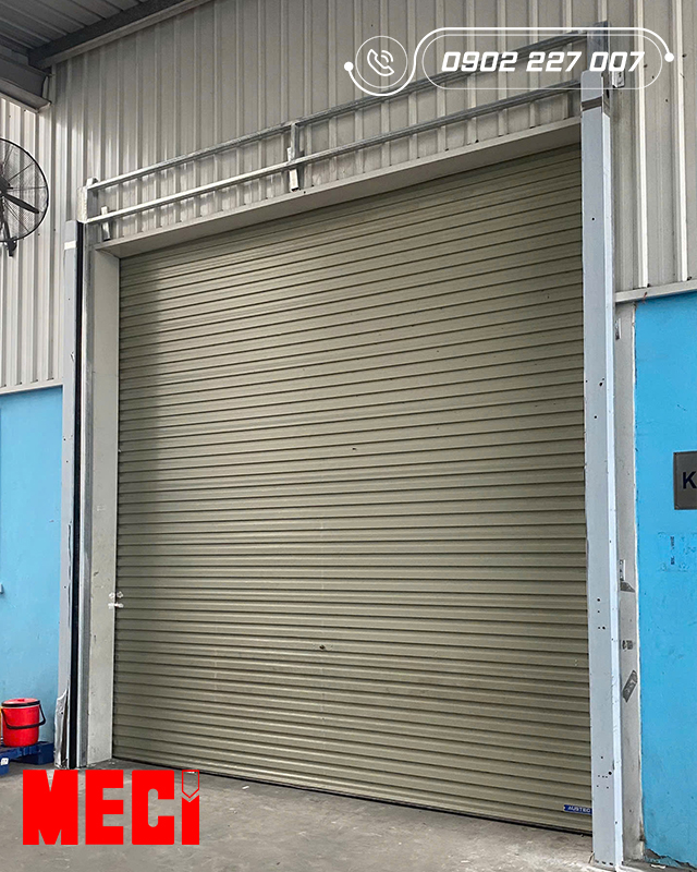 Ray dẫn cửa cố định trên khung nhôm