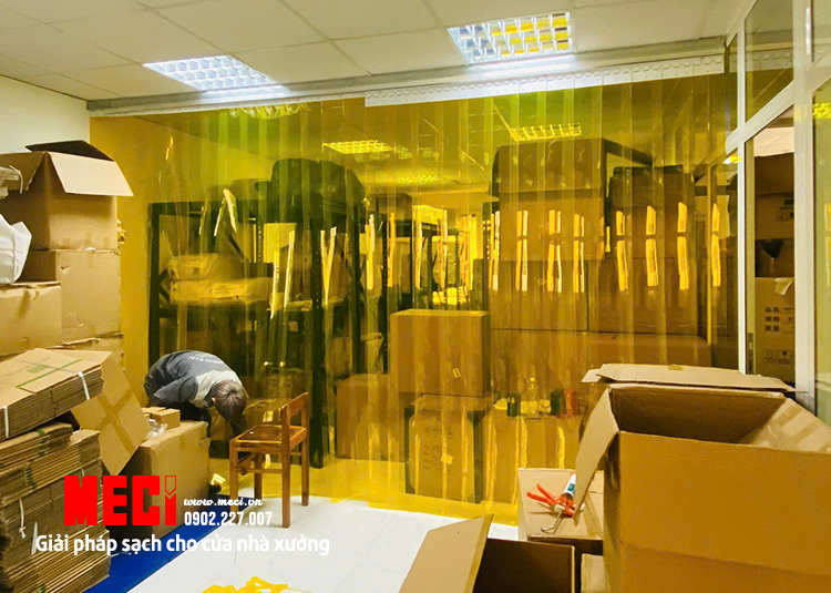 Bộ rèm nhựa kéo lùa khi đóng