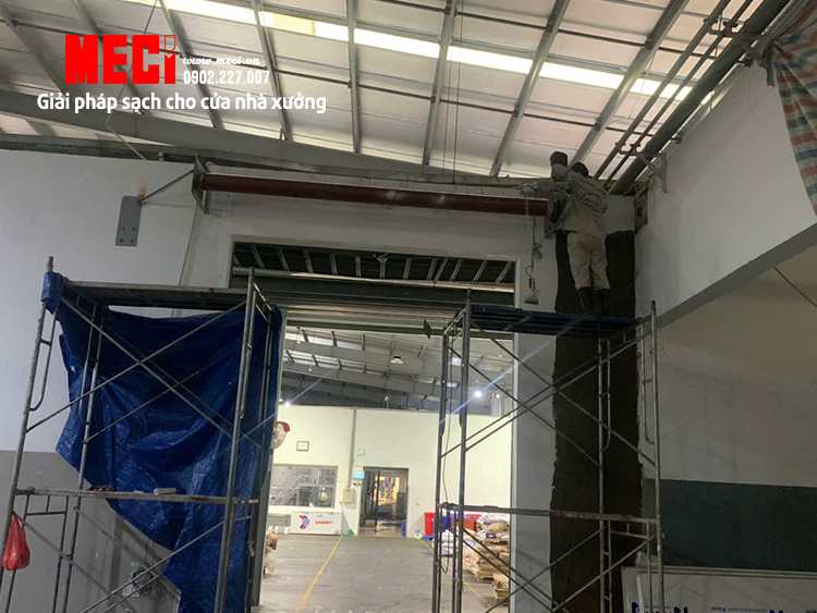 Tháo động cơ khi cần sửa chữa