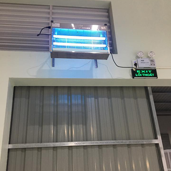 Đèn bắt muỗi DS-D202i trong nhà máy