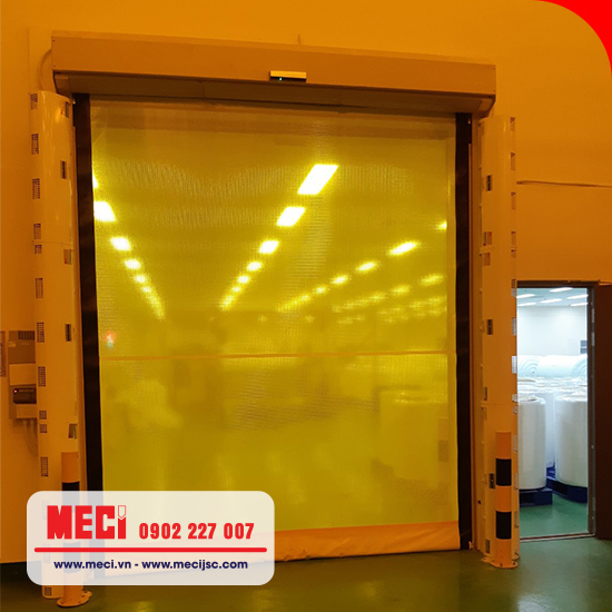 Cửa cuốn nhanh tự phục hồi lắp bên trong nhà máy