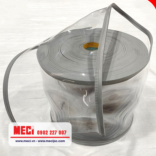 Cuộn màng nhựa pvc viền nam châm từ