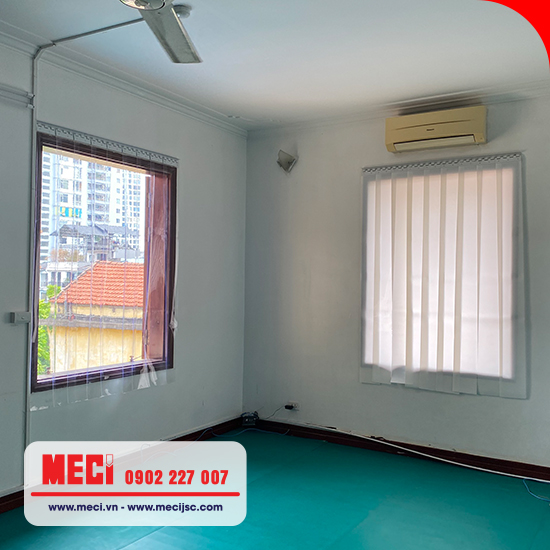 Rèm nhựa pvc lắp đặt tại cửa sổ