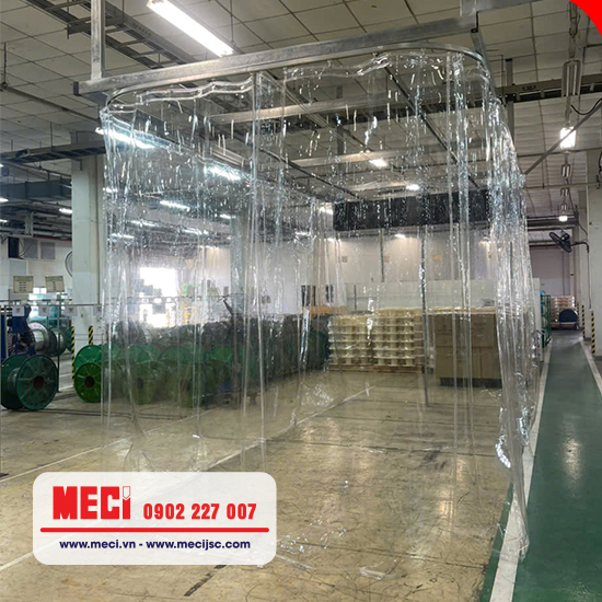 Rèm nhựa kéo di động quây vùng