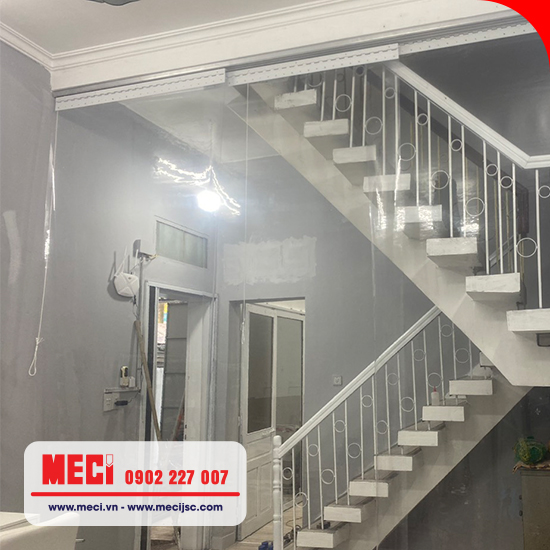 Rèm nhựa pvc khổ lớn ngăn lạnh cầu thang