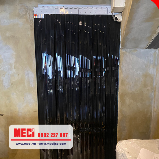Rèm nhựa pvc đen gân lắp cản sáng