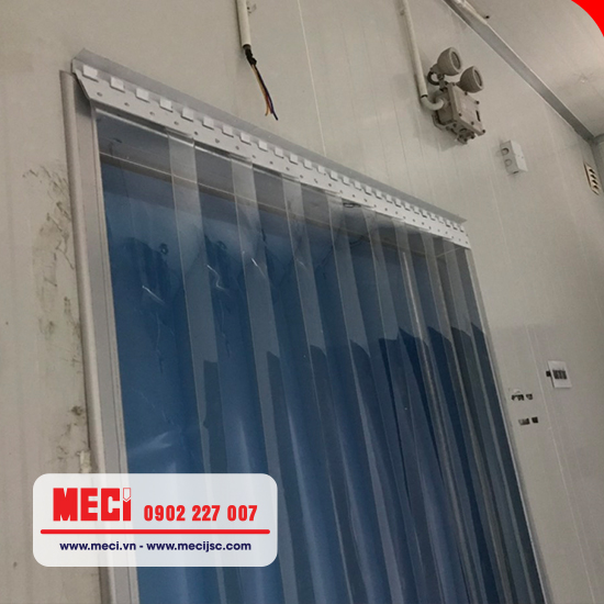 Rèm nhựa pvc trơn mịn ngăn lạnh âm sâu