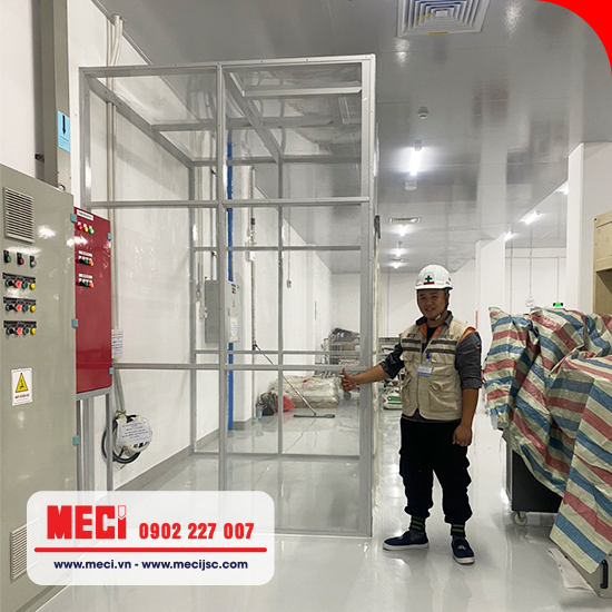 Vách nhựa pvc ngăn phân vùng một phần nhà xưởng
