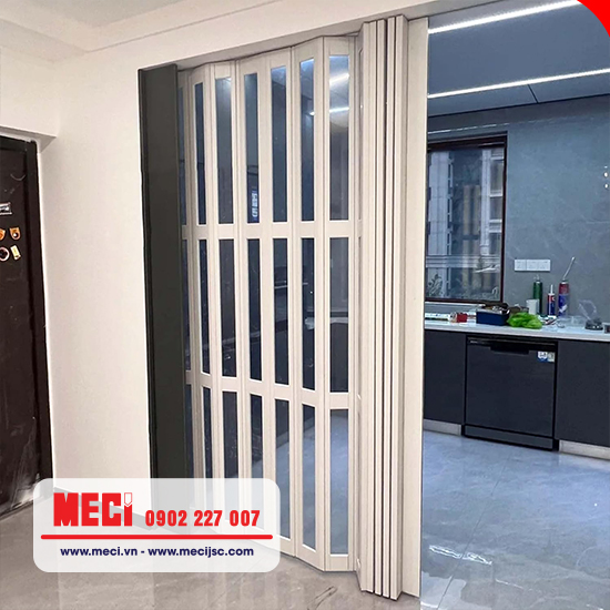 Vách nhẹ, dễ dàng kéo/đẩy khi sử dụng